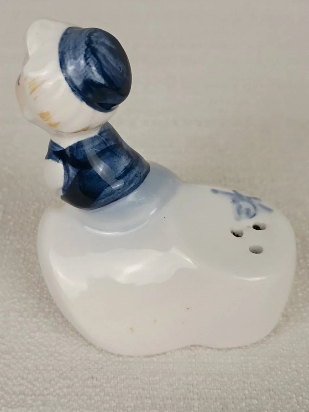 Vintage Blue White Kissing Dutch Boy Girl Salt Pepper Shakers E-5816 Enesco